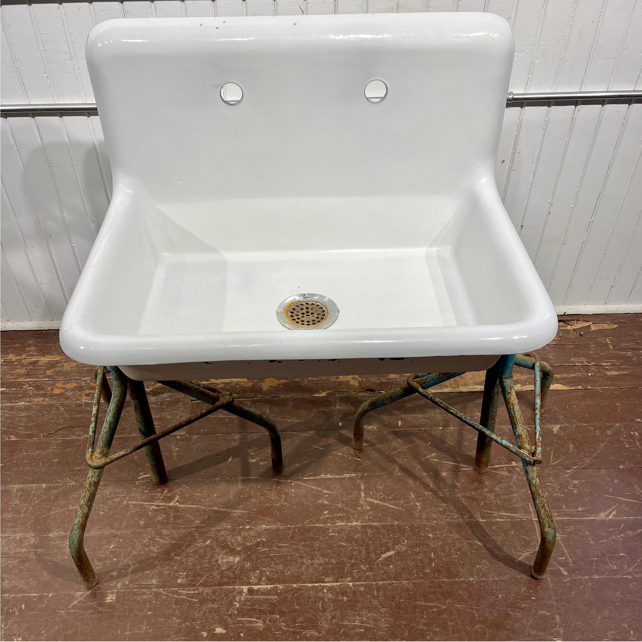 Antique Cast Iron Sink - Nov 1928 | Port Hope, Ontario