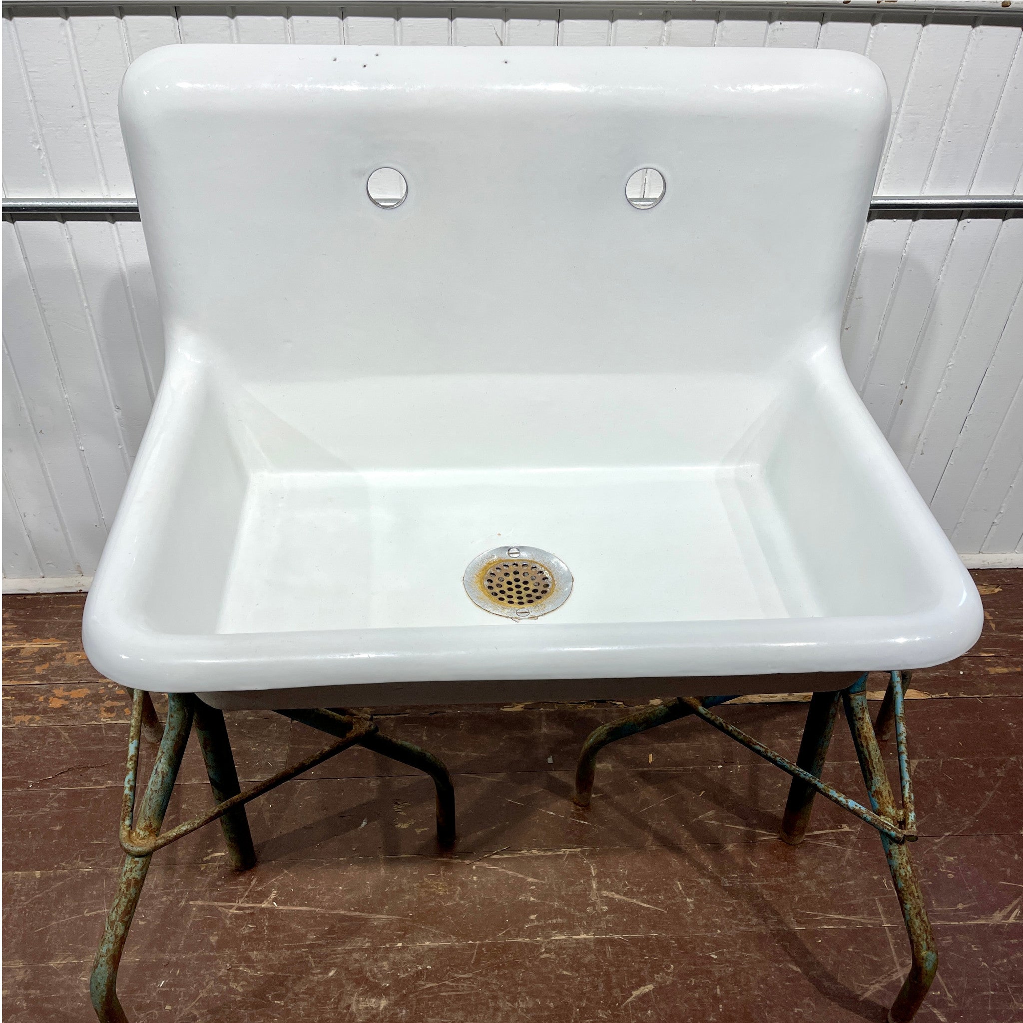Antique Cast Iron Sink - Nov 1928 | Port Hope, Ontario