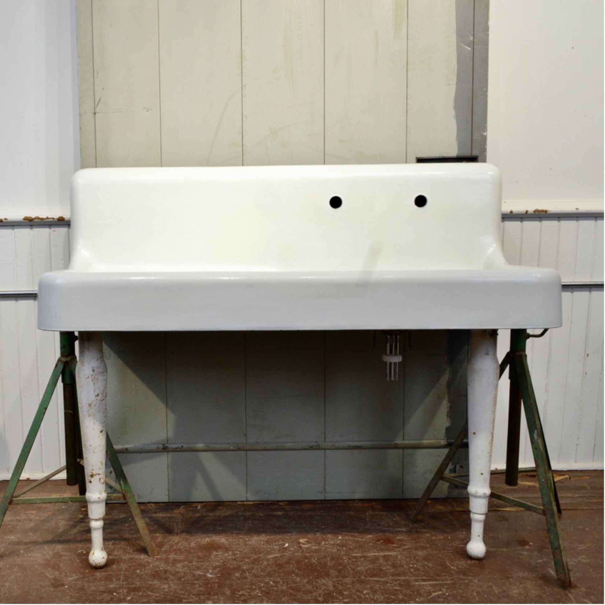 Apron Front Farmhouse Sink with Cast Iron Legs - Salvage-Garden