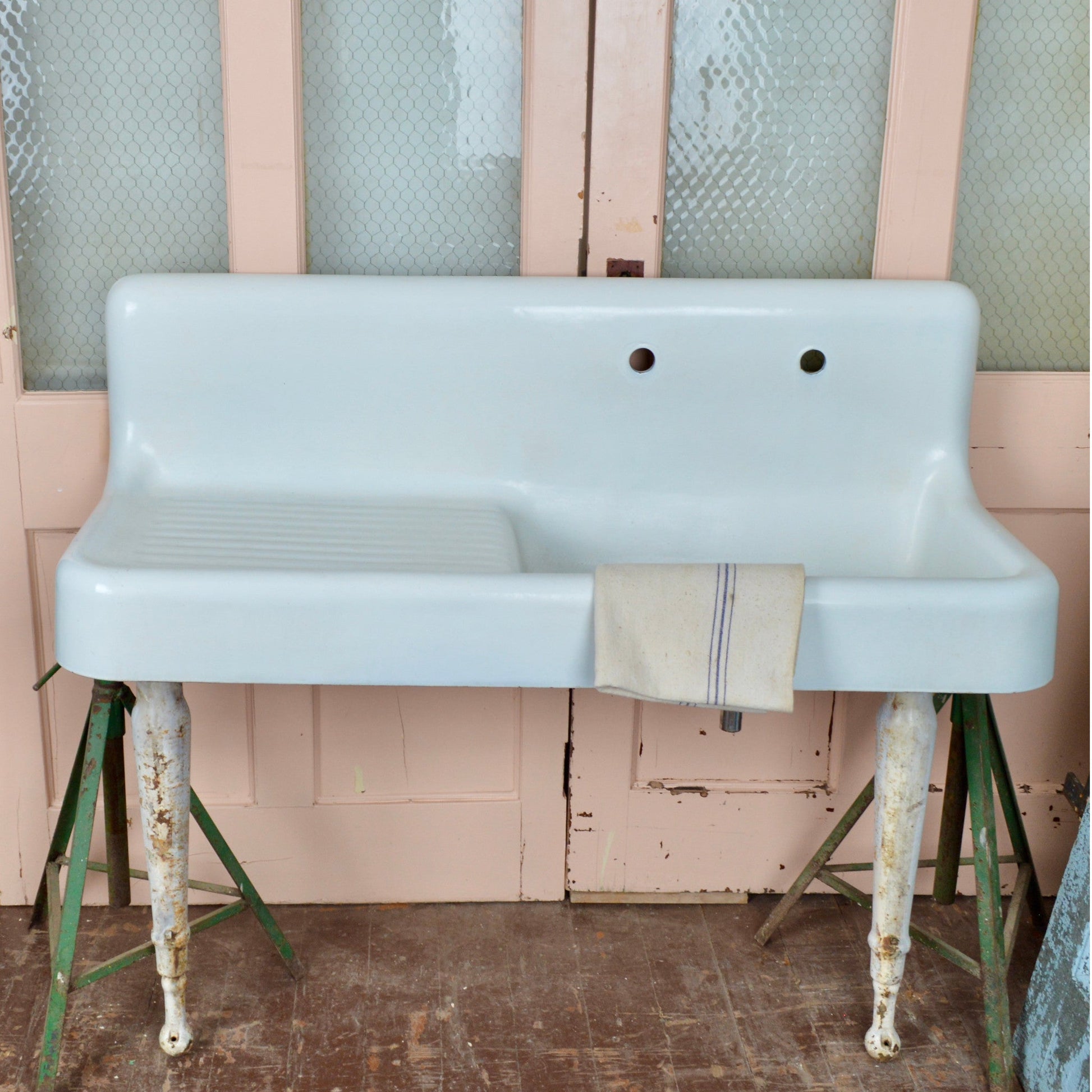 Apron Front Farmhouse Sink with Cast Iron Legs - Salvage-Garden