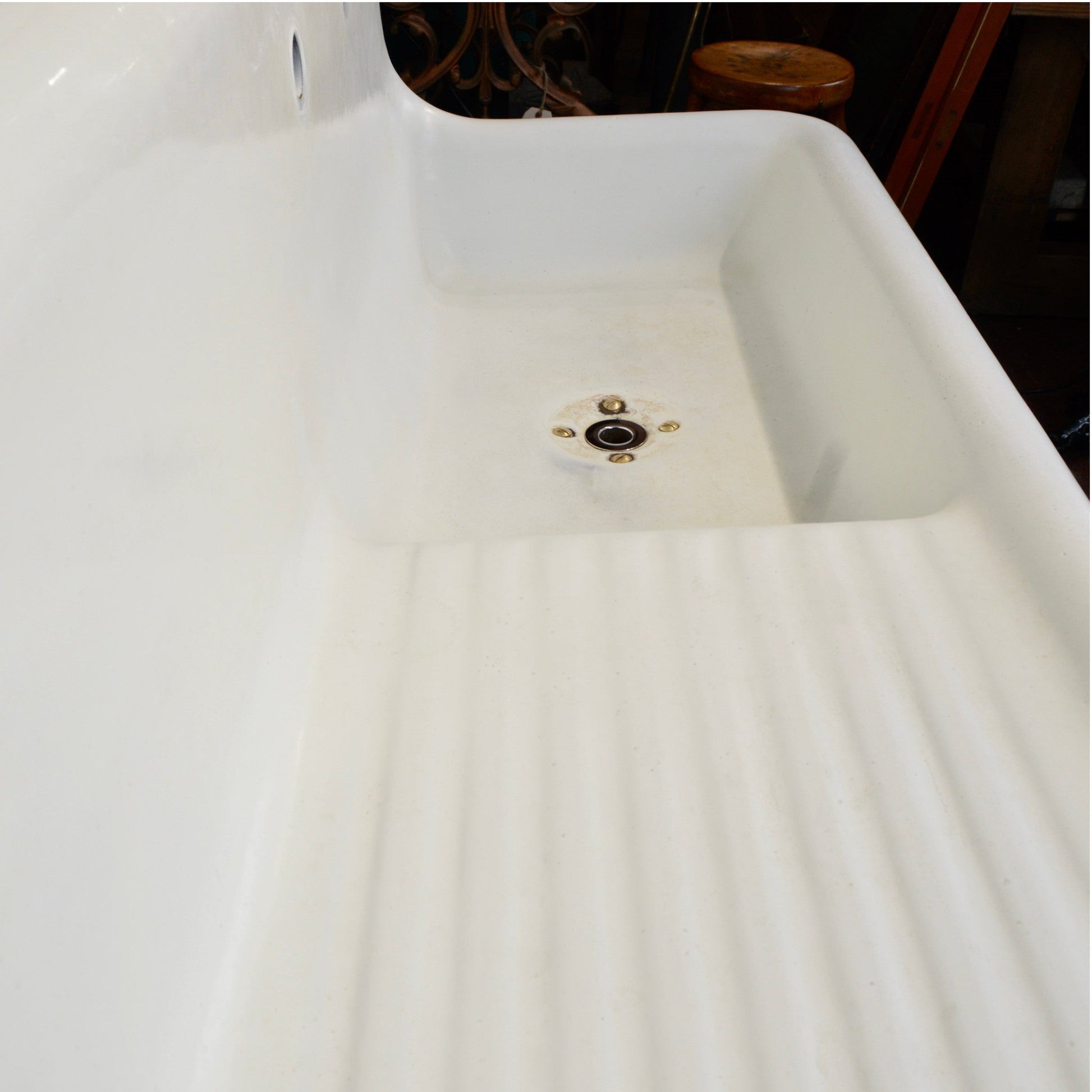 Apron Front Farmhouse Sink with Cast Iron Legs - Salvage-Garden