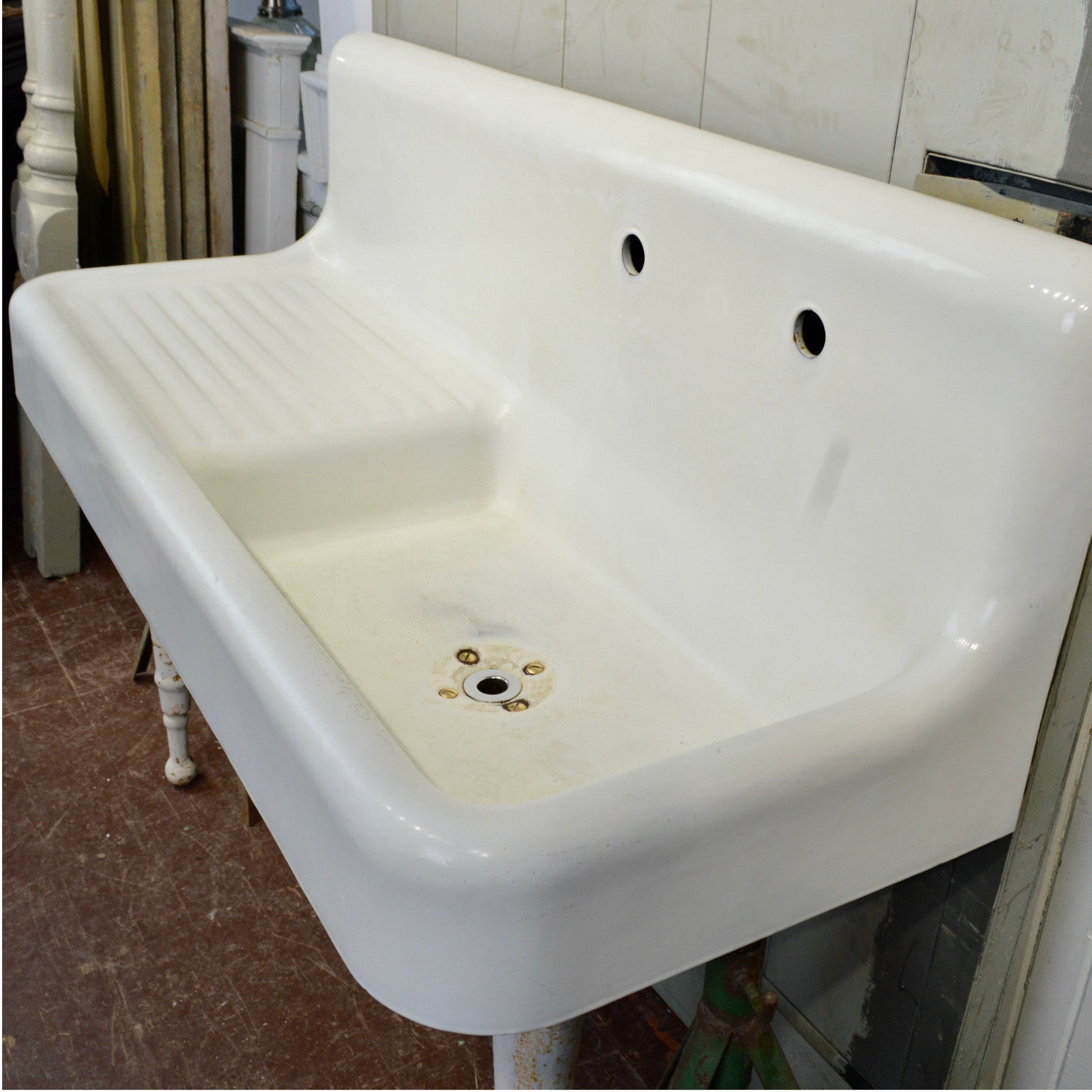 Apron Front Farmhouse Sink with Cast Iron Legs - Salvage-Garden