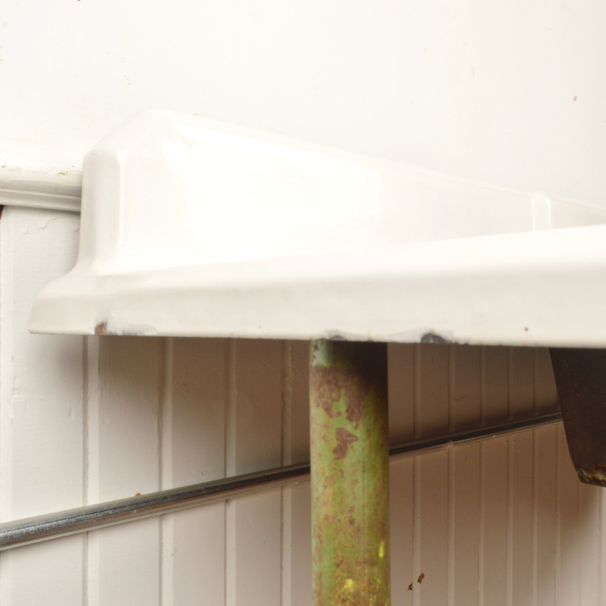 Cast Iron Porcelain Sink With Draining Board - Salvage-Garden