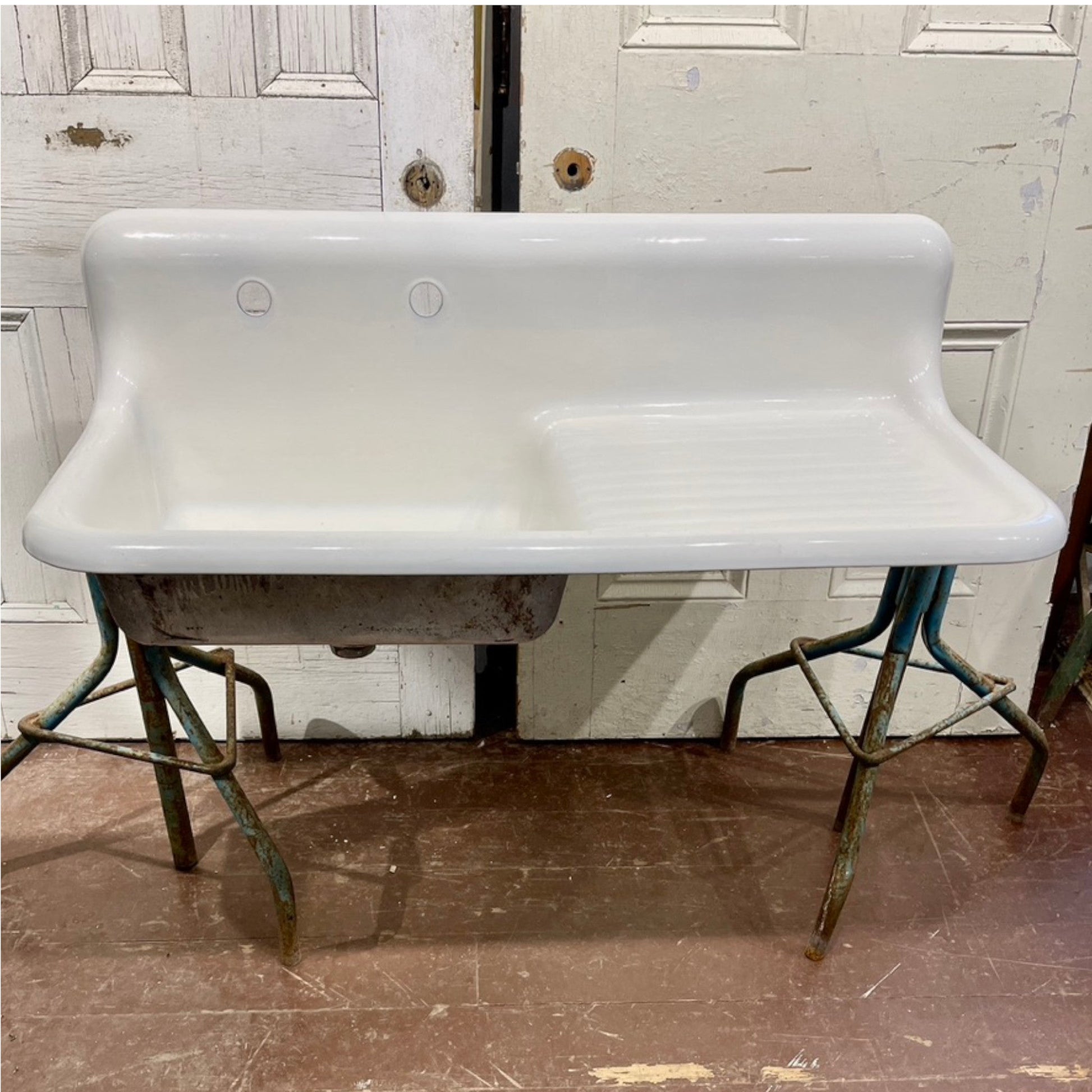 Farmhouse Cast Iron Sink With Draining Board - Salvage-Garden