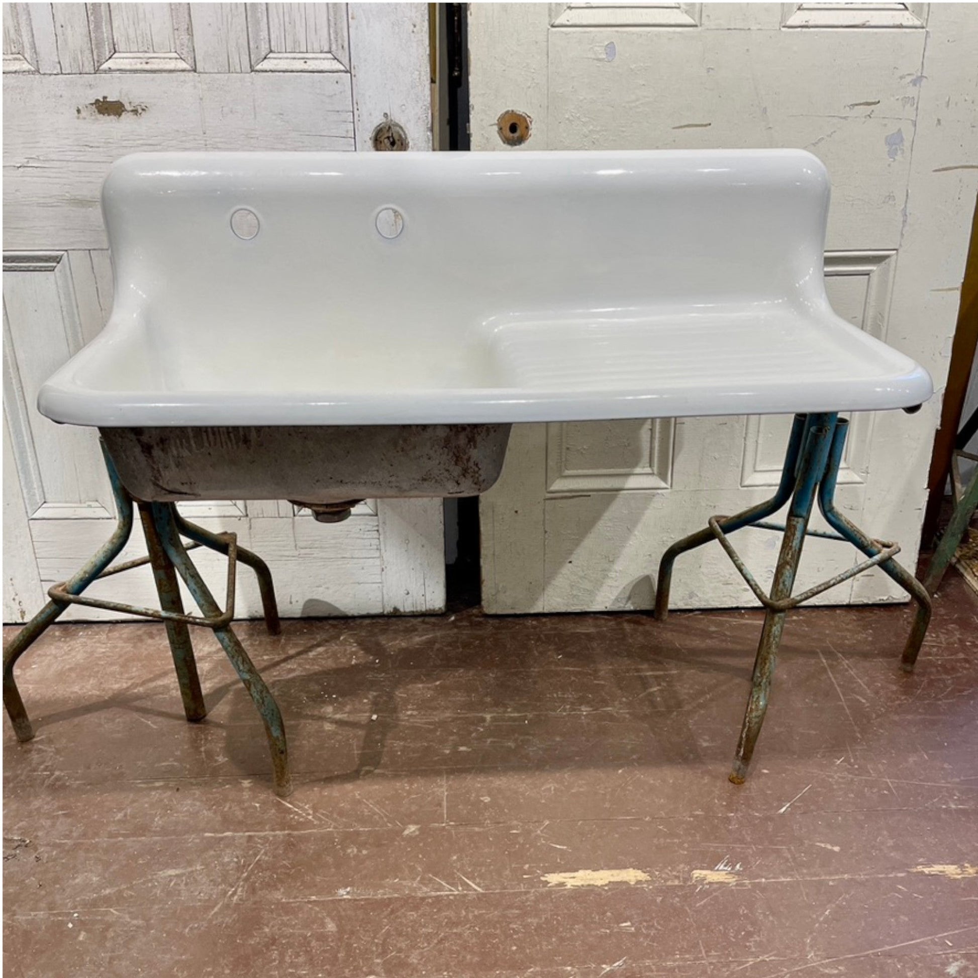 Farmhouse Cast Iron Sink With Draining Board - Salvage-Garden