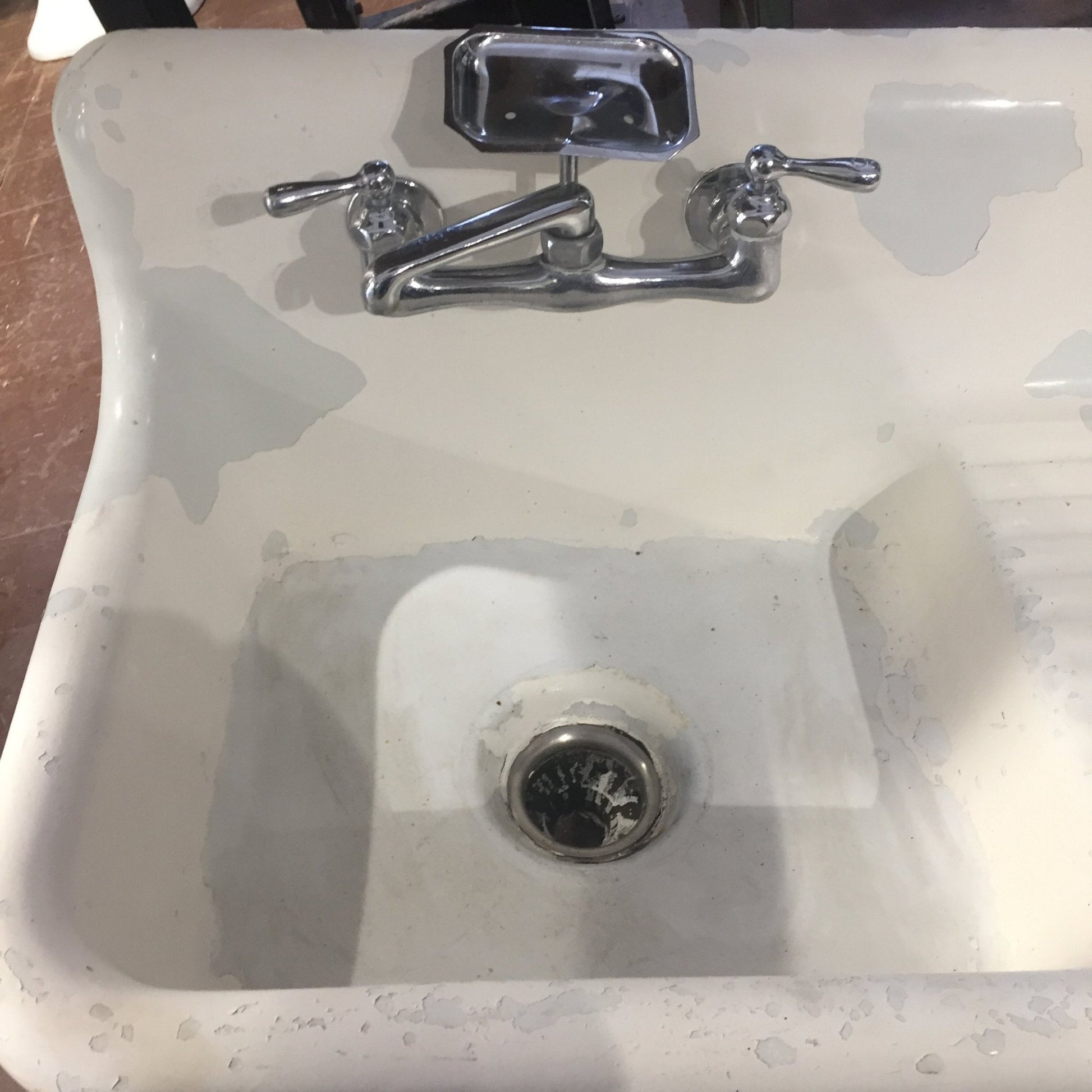 Farmhouse sink in cast iron w. porcelain coating - Salvage-Garden