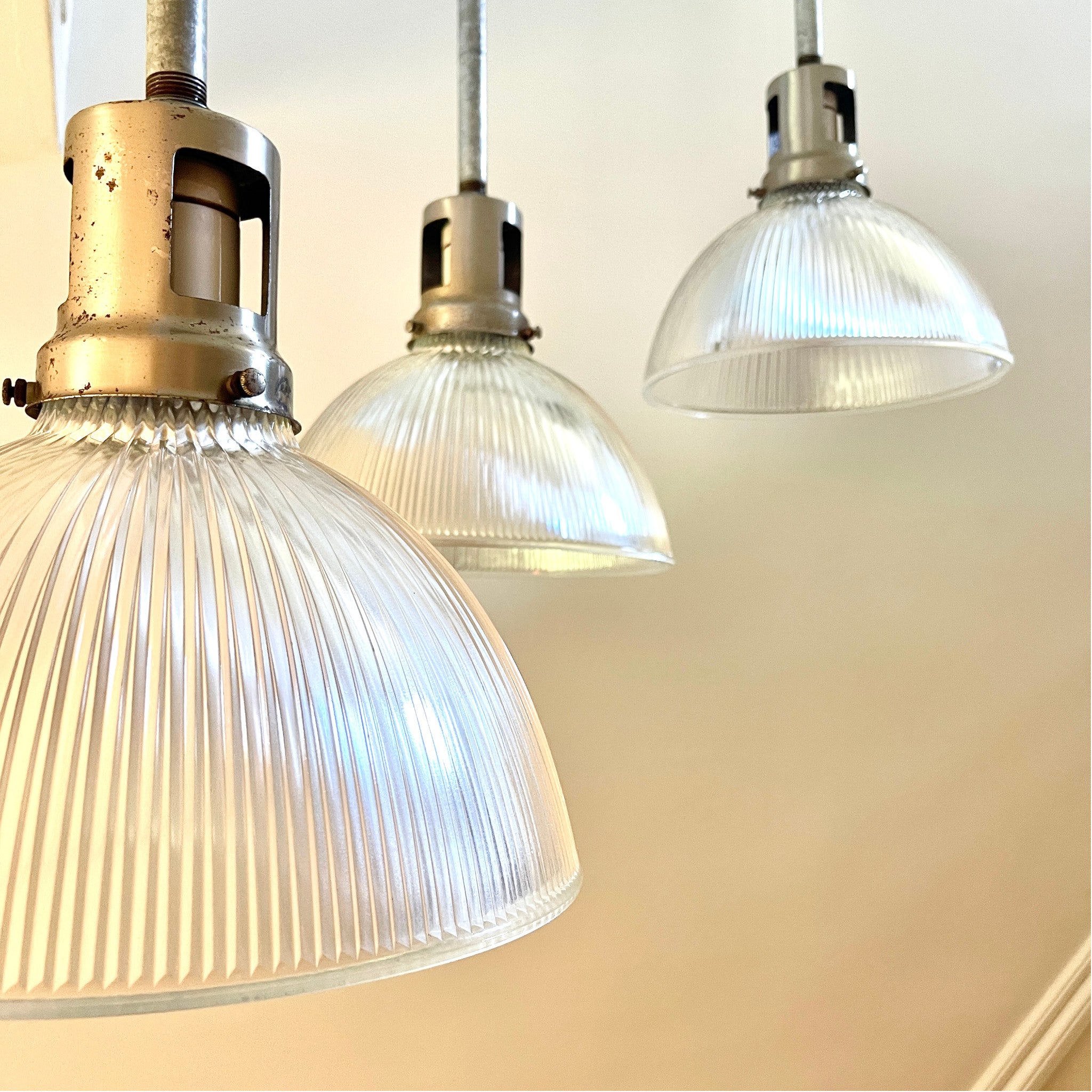 Holophane England ヴィンテージランプ 38cm Vintage Holophane Industrial Lights – Salvage-Garden