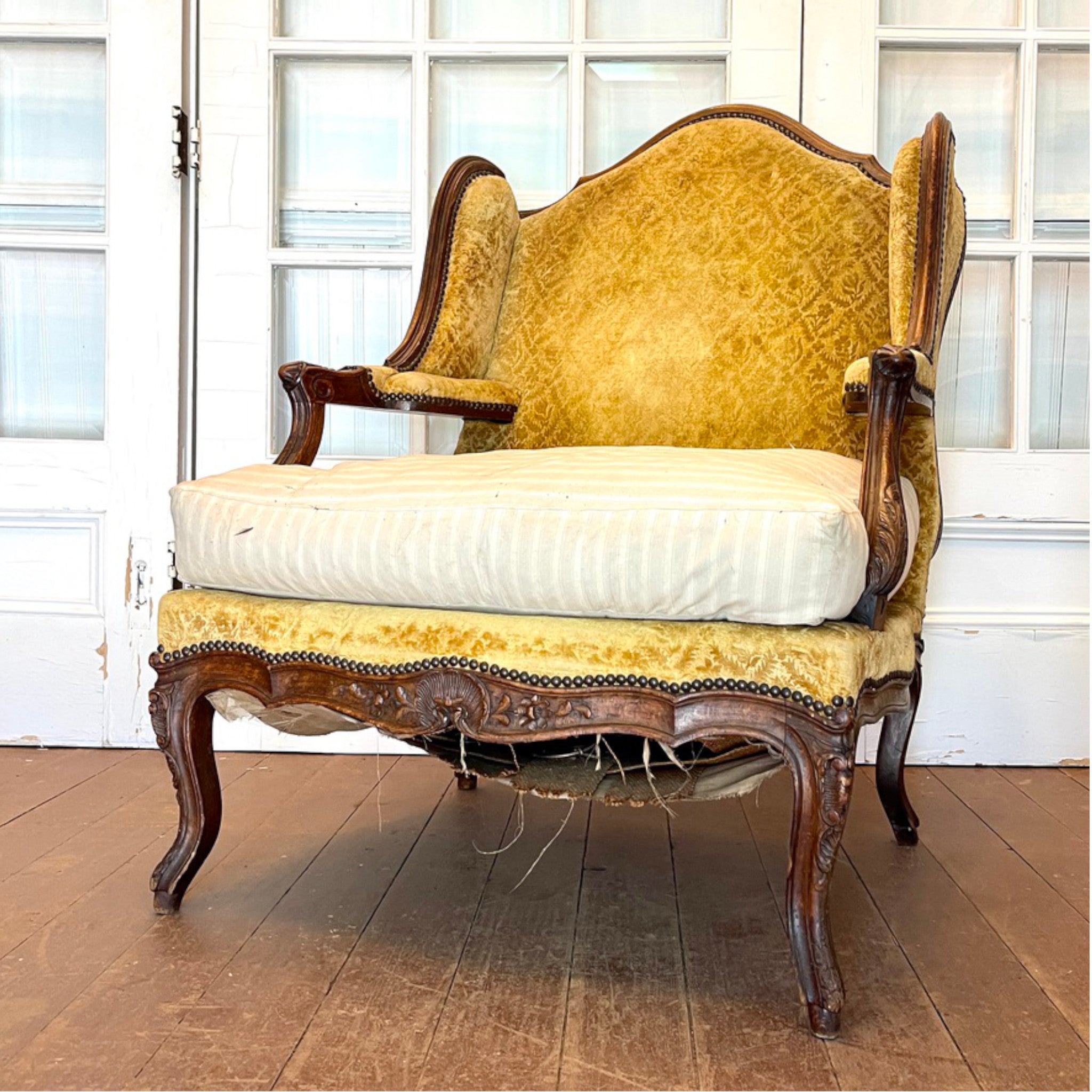Louis XV Style Bergère Lounge Chair – Carved Wood Frame | Sculptural Seating