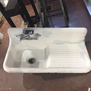 Farmhouse sink in cast iron w. porcelain coating - Salvage-Garden