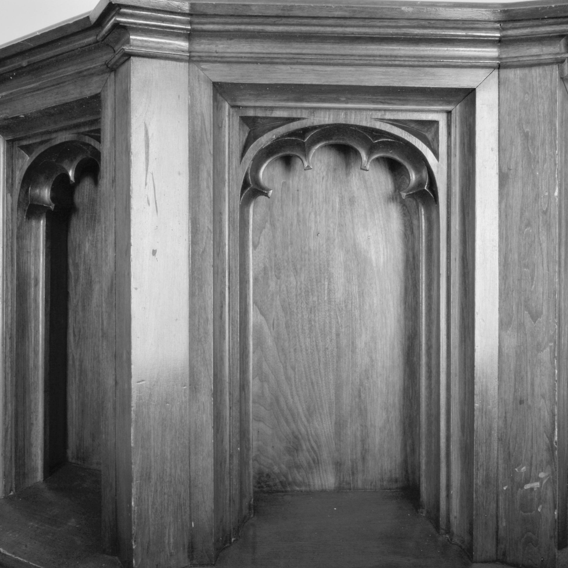 Gothic Revival Pulpit With 6 Carved Panels - Salvage-Garden